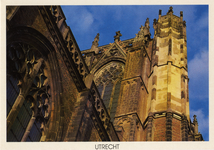 601954 Afbeelding van de zuidwesthoek van het zuidertransept van de Domkerk (Domplein) te Utrecht.